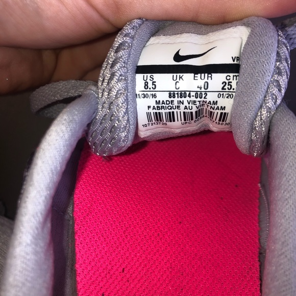 Nike shoes - Picture 5 of 6